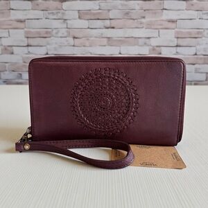 Vilenca Leather Zip Round Wallet Wristlet
